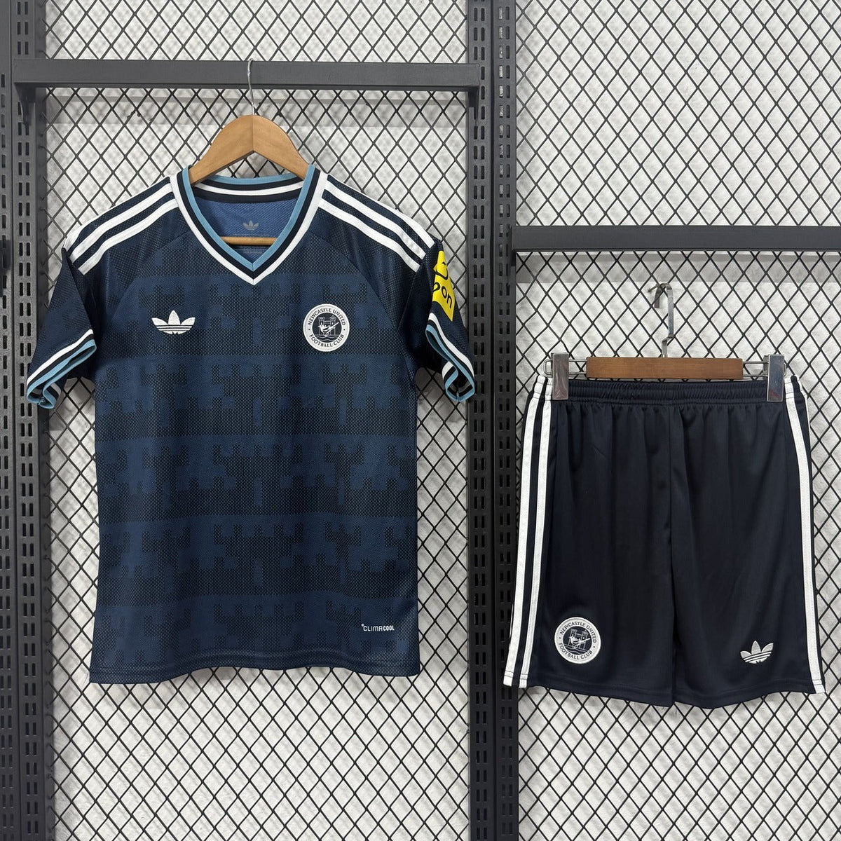 Newcastle United FC 2026/27 Away Kids Kit